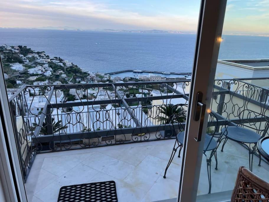 Con Vista Capri